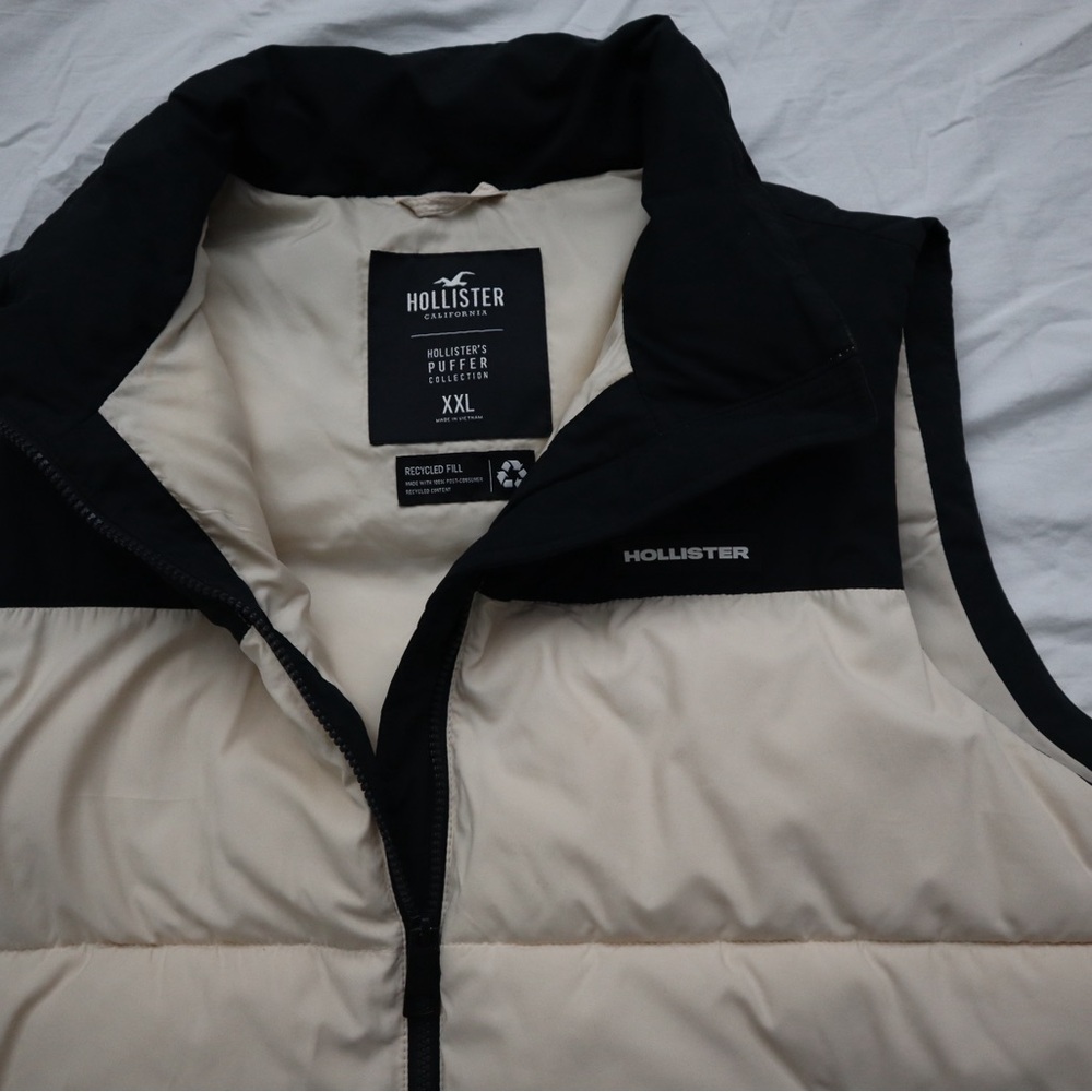 Hollister puffer vest